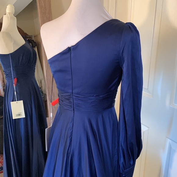 MAC DUGGAL
One Shoulder Bishop Sleeve Flowy Gown - Picture 12 of 15